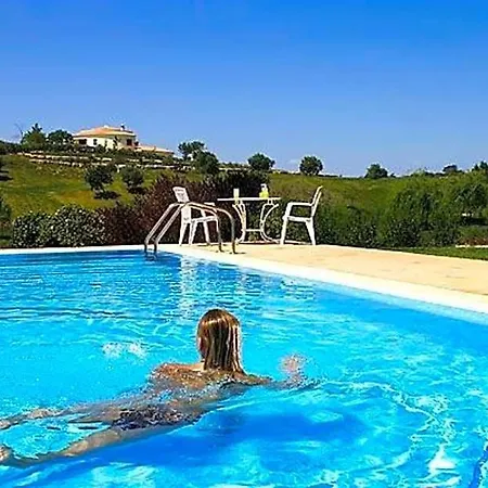 Carvoeiro Sleeps 8 Pool Air Con Wifi Villa